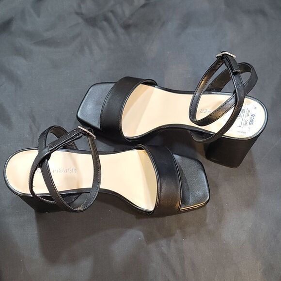 MARC FISHER WOMEN'S PLATFORM HEELED SANDAL - Picture 4 of 14